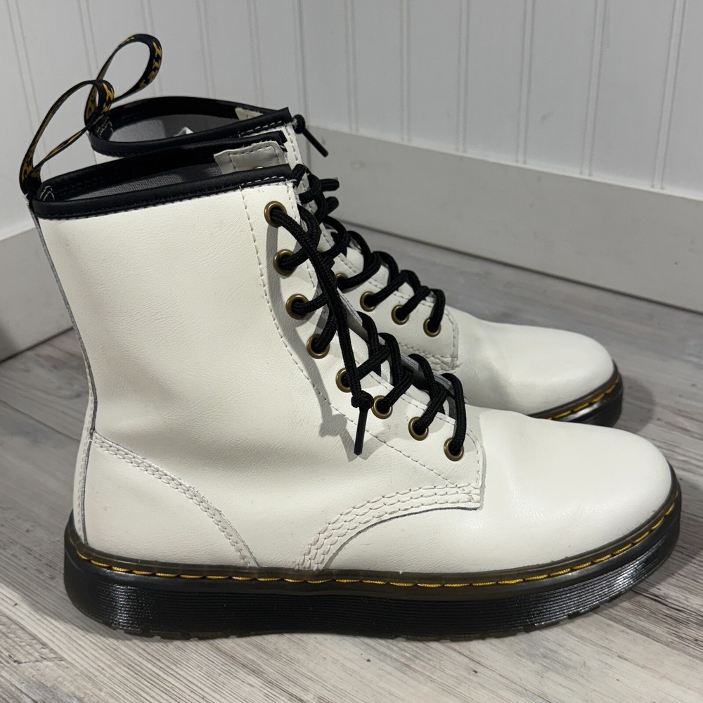 DR DOC MARTENS Zavala White Leather Gum Sole Combat Boots Mens Sz 7 Womens Sz 8